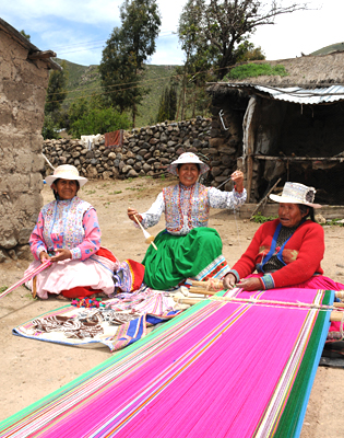 チバイ村の生産者たち